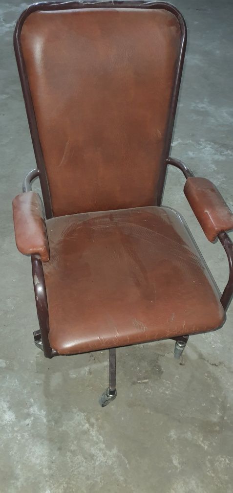 Кресло офисной жигарранг