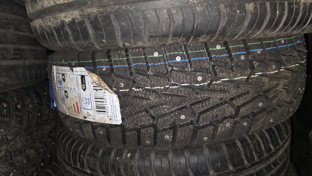 Продам шины зимние 185/65/14 шипы