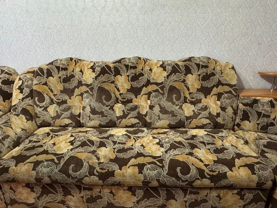 Продам раскладной диван-уголок + 2 кресла. Самовывоз