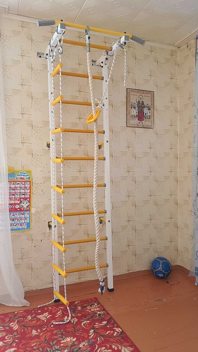 Продам детскую шведскую стенку