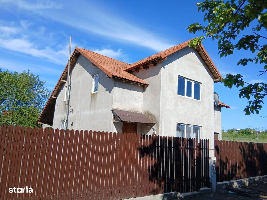 Casa spatioasa P+M cu teren generos - Agigea, Zona Stadion