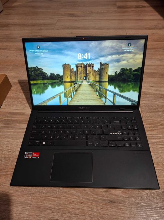 Laptop ASUS Vivobook Go 15 , AMD Ryzen 3 7320U, 8Gb RAM, SSD 512GB