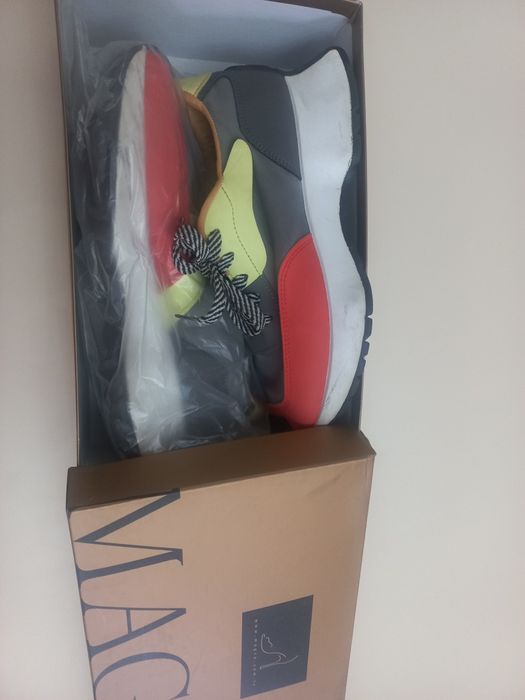 Кроссоыки женские стильные