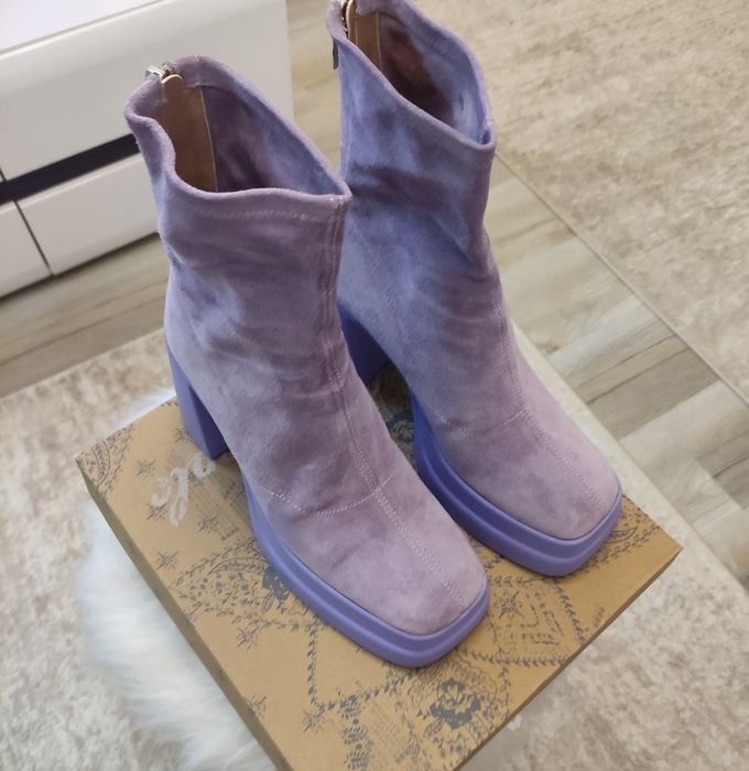 Botine mov deschis piele întoarsă naturală