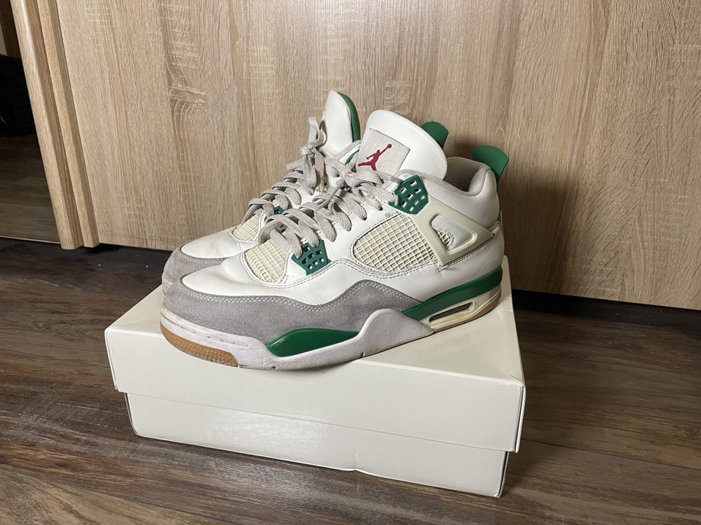 Jordan 4 Retro SB Pine Green Nike