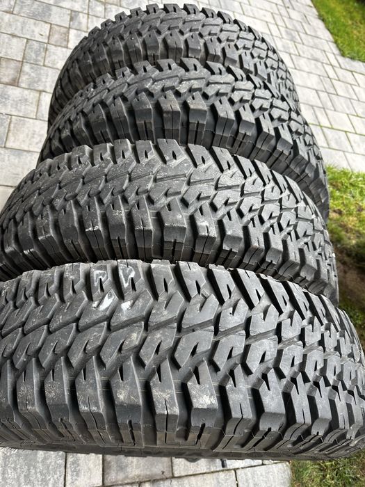 Anvelope de iarna good year 235/85/16 AT