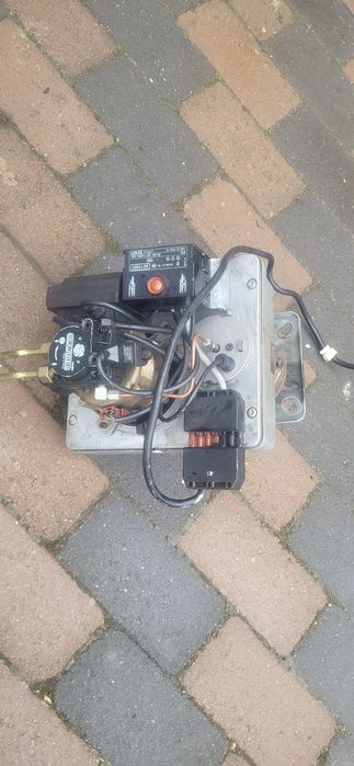 Arzator cu Injector centrala 2 buc Nu am posibilitatea sa le incerc.Wi