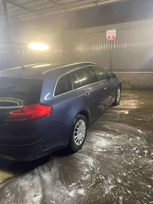 Vând Opel insigna sport touter