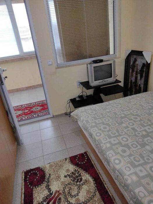 Двуетажна къща 120 кв. м с 5 стаи + 640 кв. м двор  в с. Драгомирово