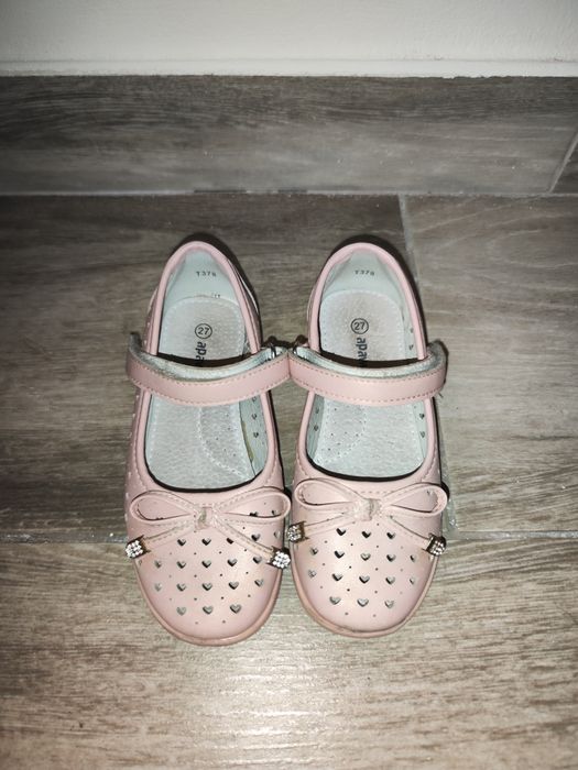 Vând pantofi fete roz, mărimea 27