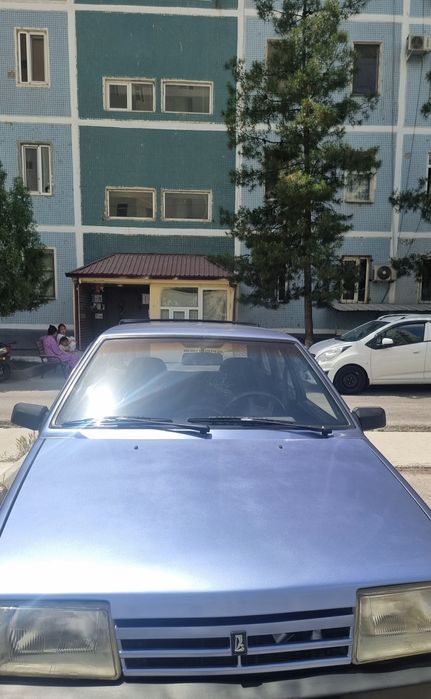Продаётся машина Лада 09