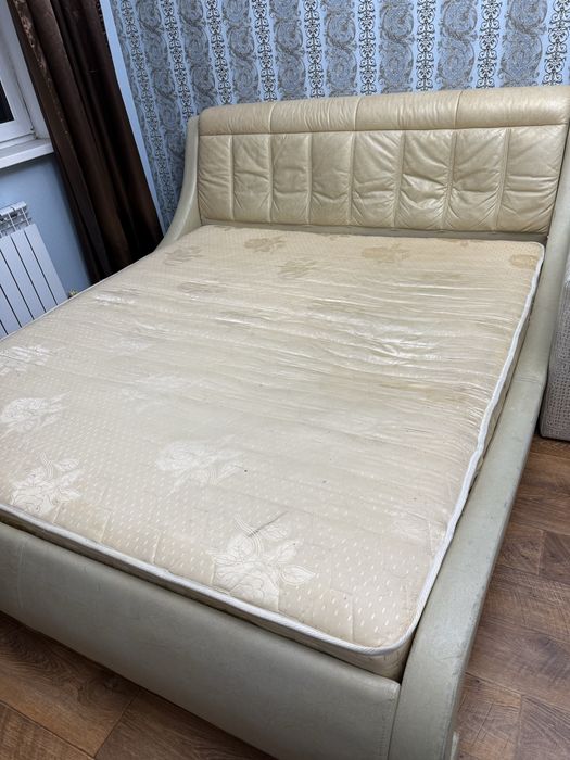 Кровать двухместный