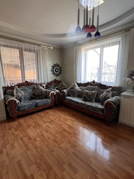 Диван и два кресла