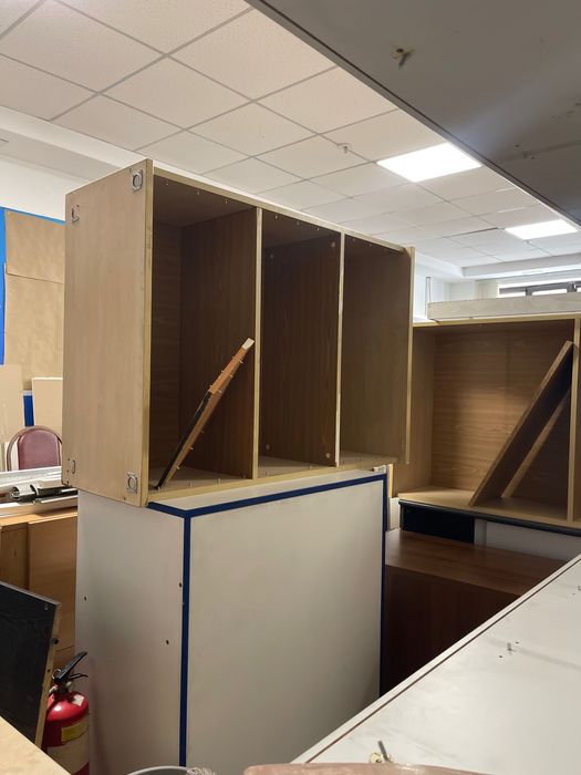 Продаем офисную мебель