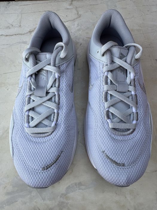 Nike Legend Essential  37,5