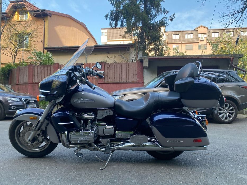 Honda Valkyrie Interstate 2000 goldwing vtx road king vulcan pan euro