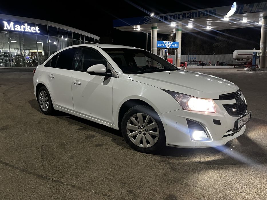 Шевроле срочно 2015 года газ/бензин