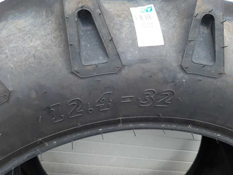BKT Anvelope noi de tractor spate 12.4-32 8PR Garantie Premium