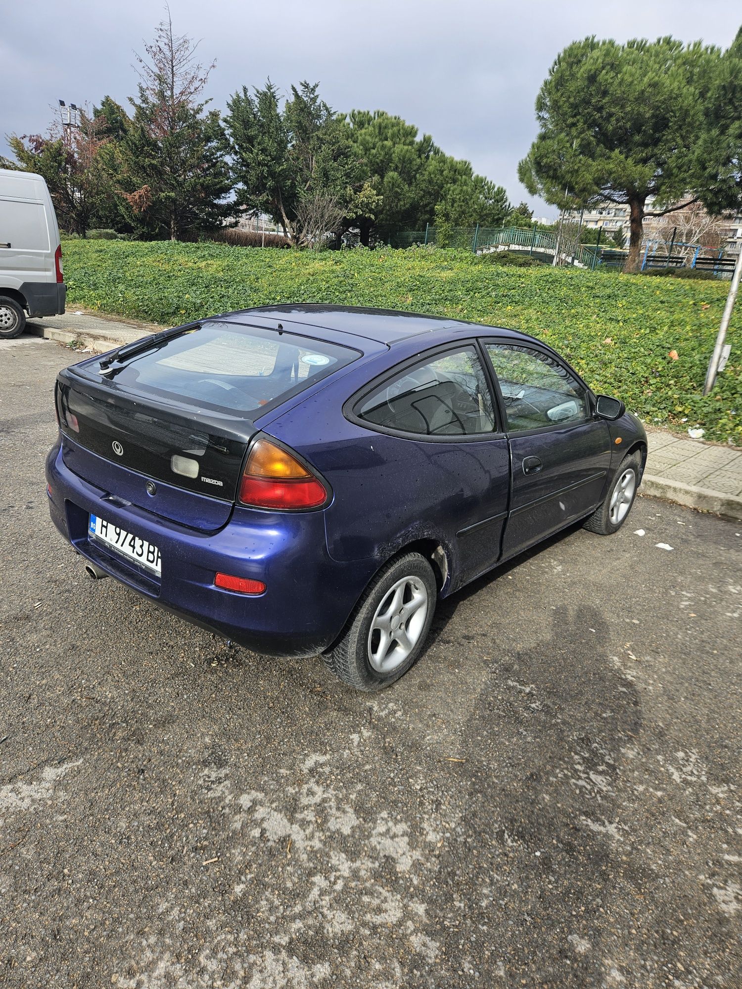 Mazda 323f coupe