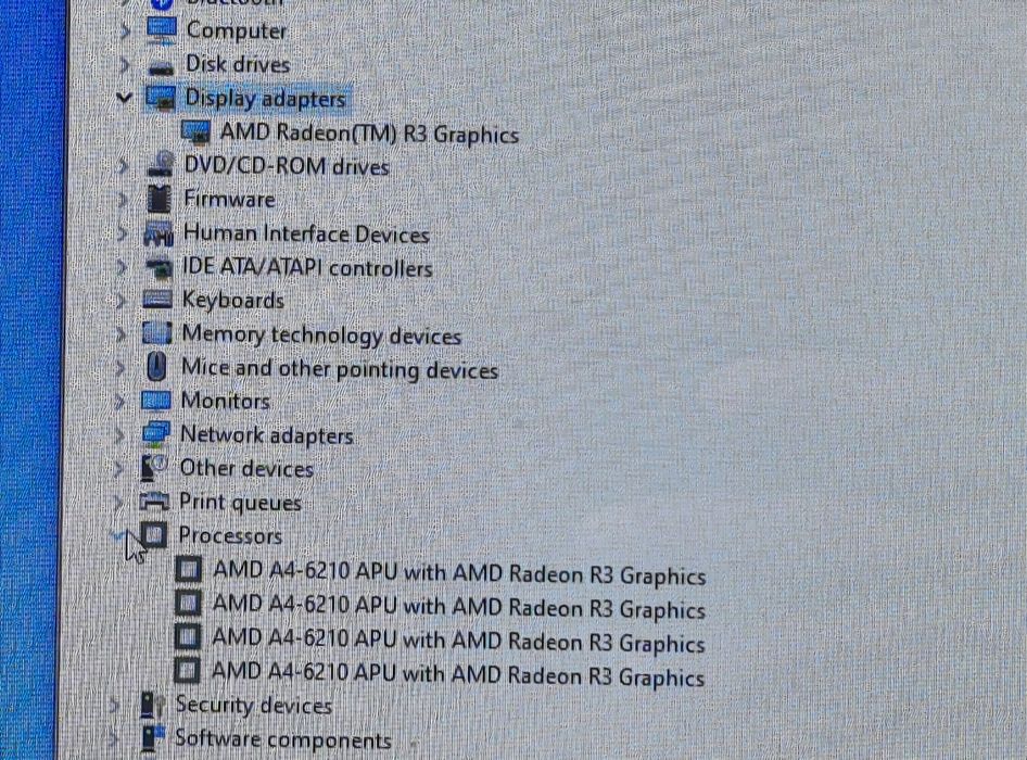 vand laptop Hp Pavilion 17 inch..Amd A4 6210 Quad Core..Ssd 220 Gb.