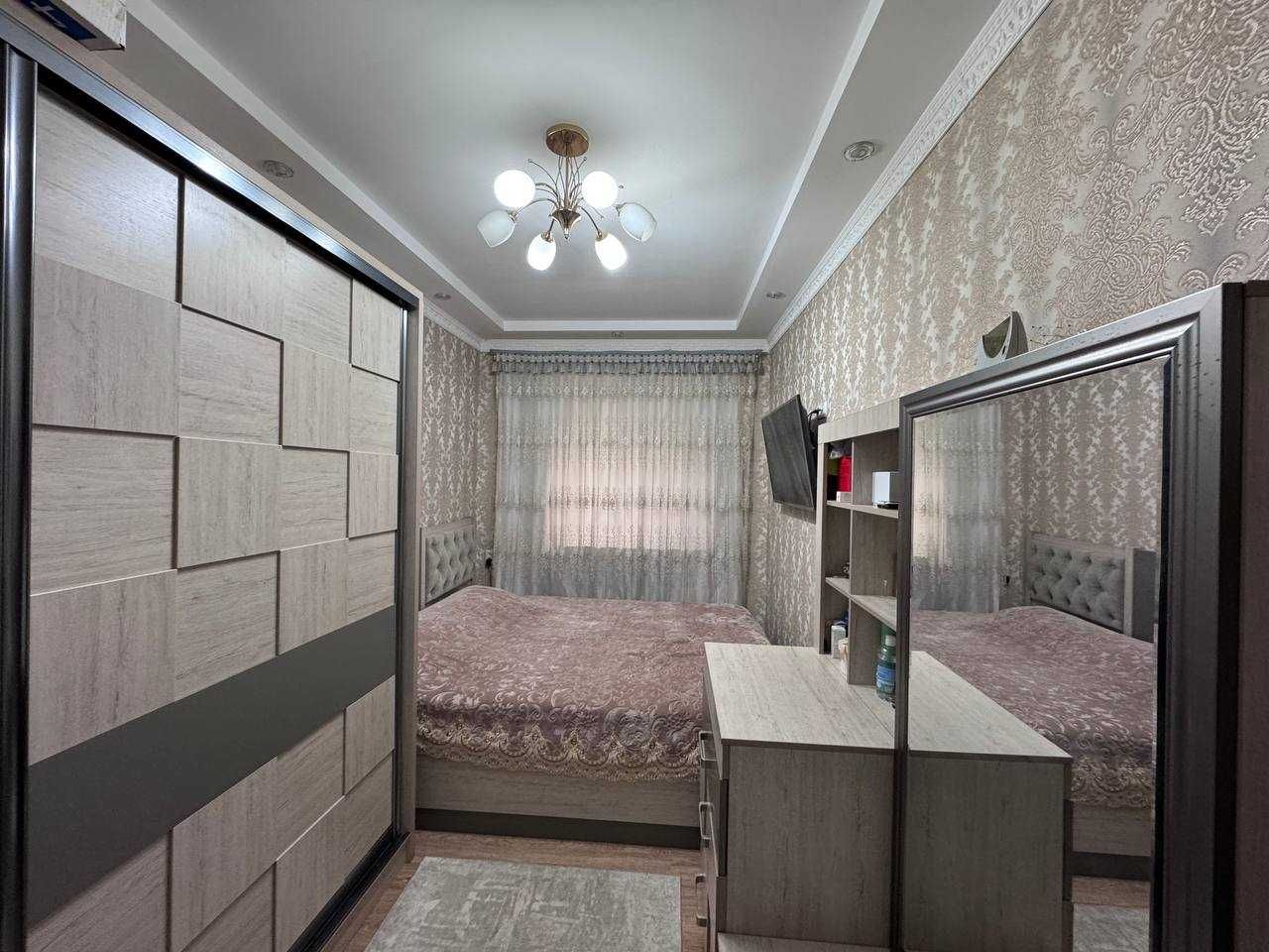 Аренда в Центре, Ойбек, 4/1/4 85 кв.м. дворик, парковочное место=