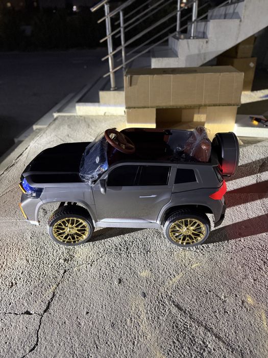 Elektroniy detiskiy moshina