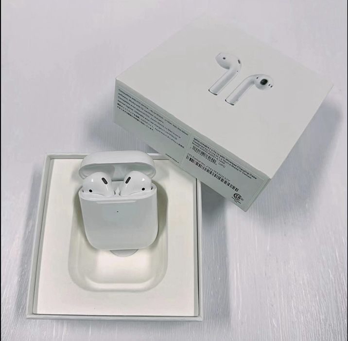 Airpods 2, apple watch se 44 mm blue