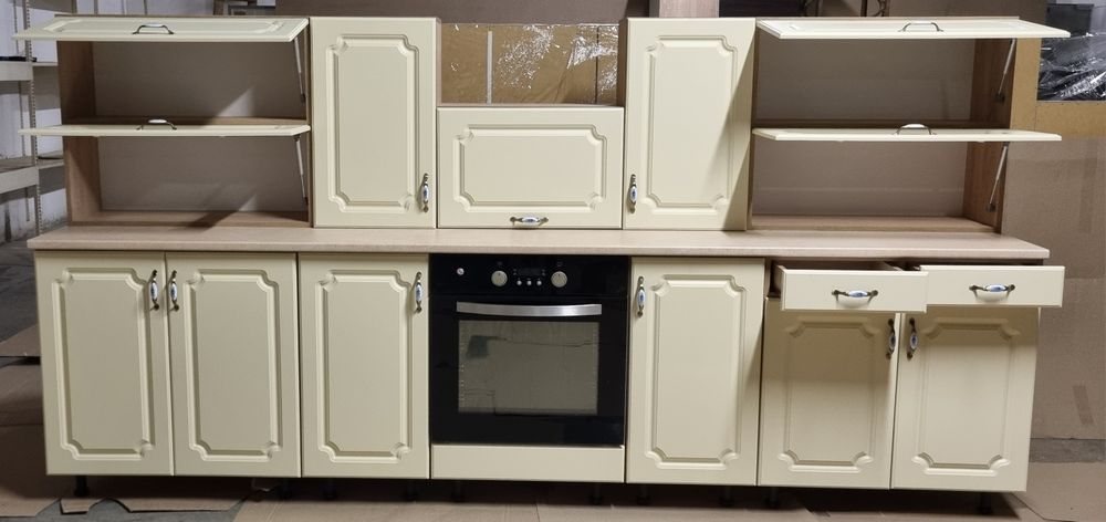 Mobila de bucatarie modulara noua, cu cuptor electric, fronturi MDF