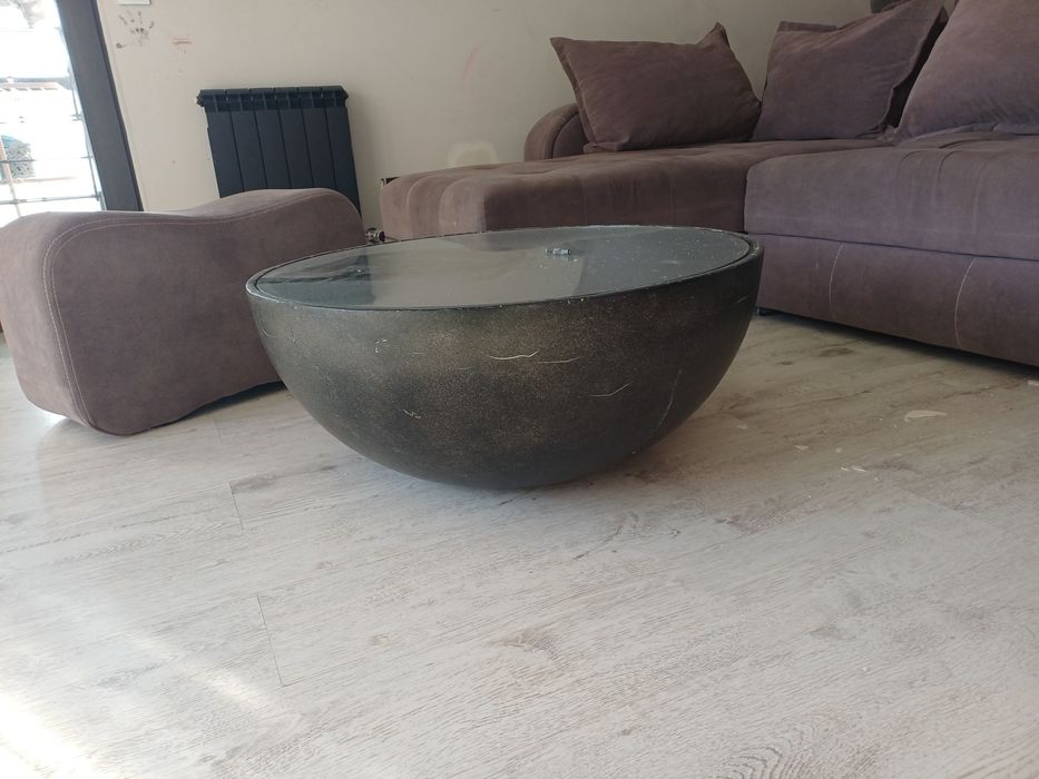 Диван,холна маса и рафт- кутии