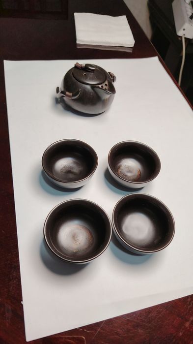 Чайник из глины для чайных церемонии