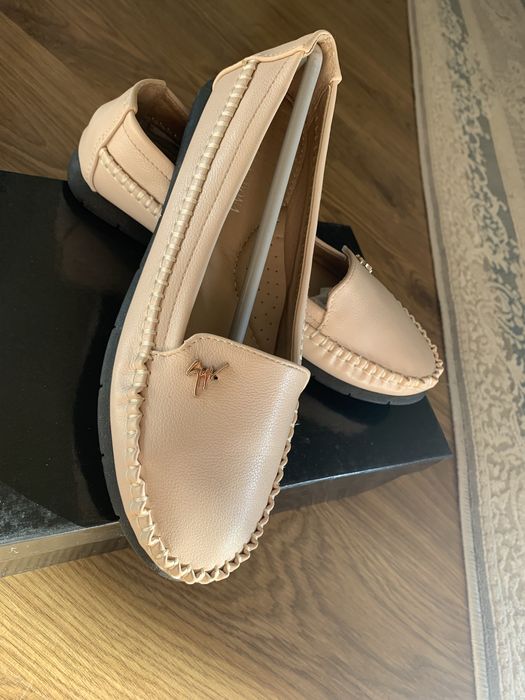 Женская обувь НОВАЯ 36 размер