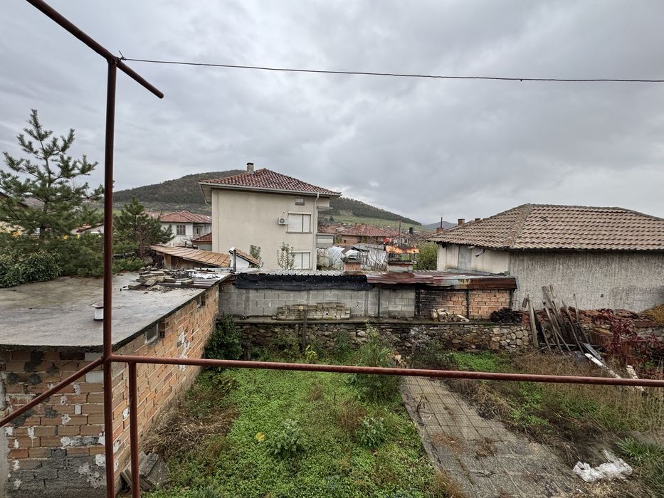 Къща в Песнопой 1990г./тухла/на главен път