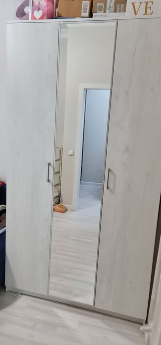 Срочно продам шкаф