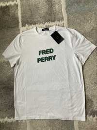Tricou Fred Perry logo graphic t-shirt in white - L