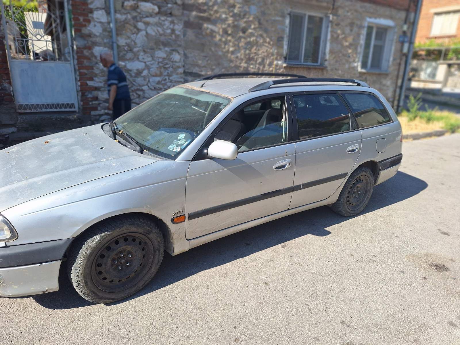 Тойота Авенсис 1998