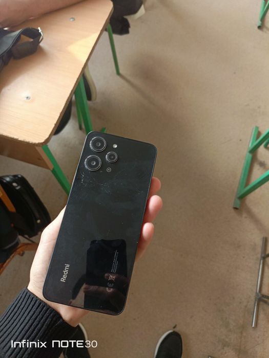 Redmi 12 holati yaxshi