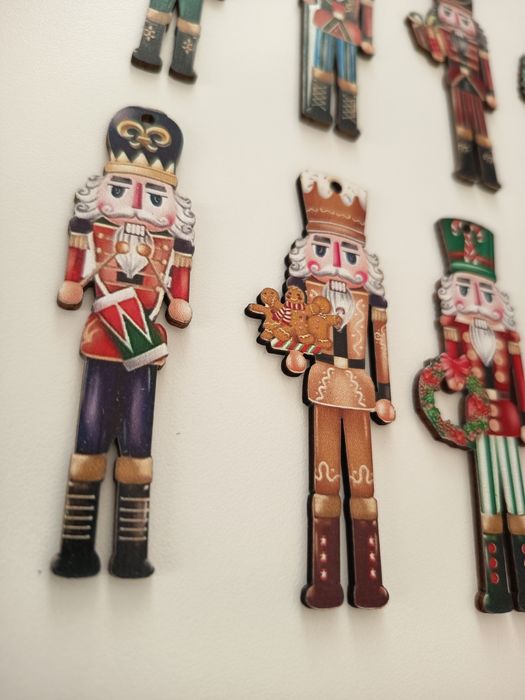 Set 12 Soldatei din Lemn (plate) Decoratiuni Brad Craciun
