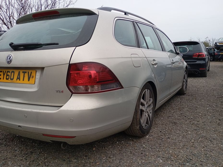 Фолксваген Голф 6 комби 1.6 тди 2012 год