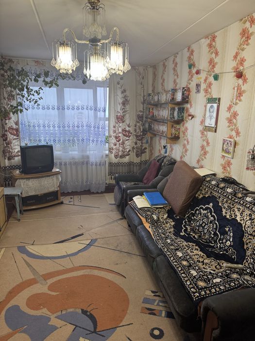 Продам 3-комнатную квартиру 50 лет октября 102
