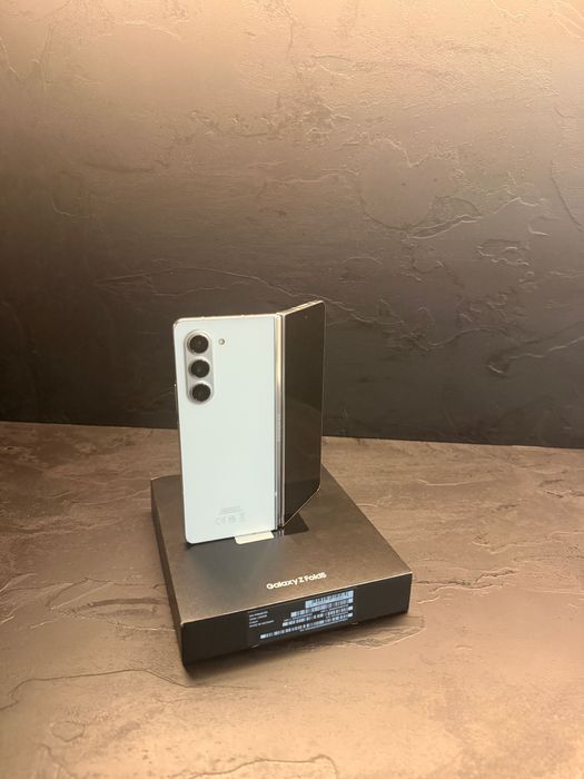 Samsung Galaxy Z Fold 5 в гаранция