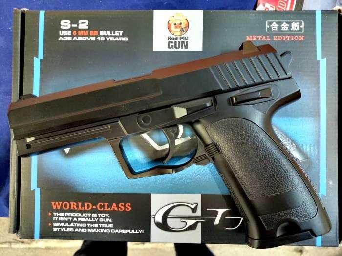 Super airsoft metalic,celebrul HK USP 45,calibrul 6mm,legal,bile bonus