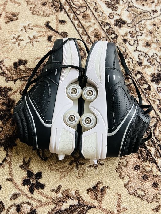 Маратонки с кънки