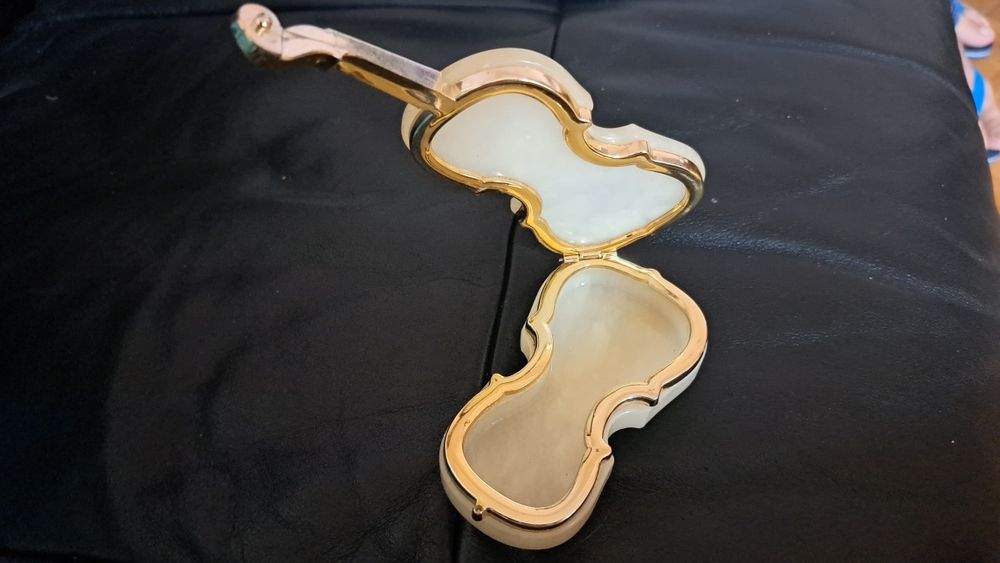 Caseta  bijuterii alabastru