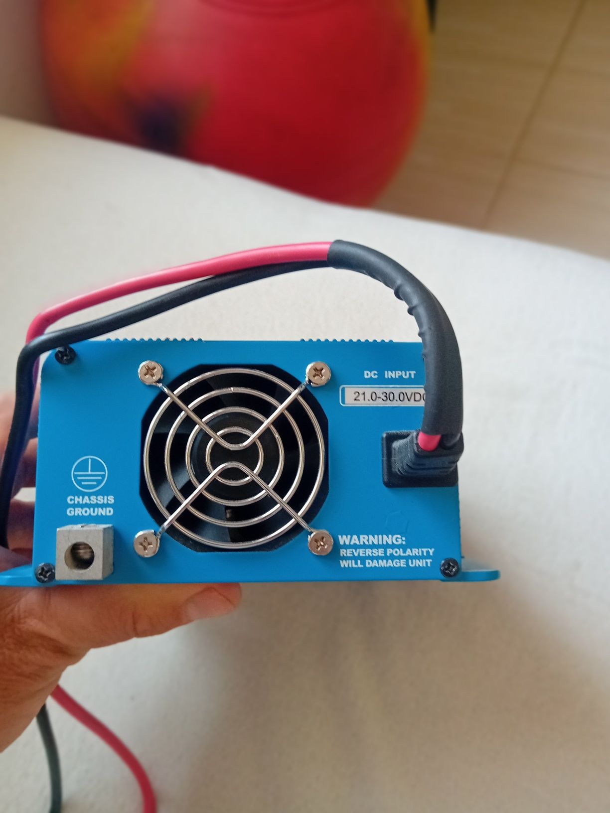 Инвертор 24 V волта victron phoenix inverter  24 volt 350 va