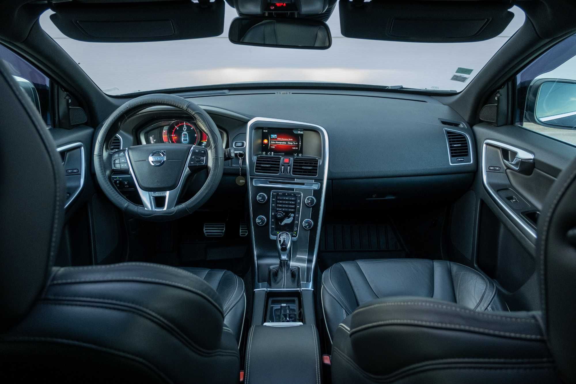 Volvo XC 60 R-Design 2.4d Automat 215 cp D5 (4x4) Extra Full