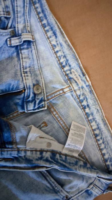 Old navy boyfriend, m