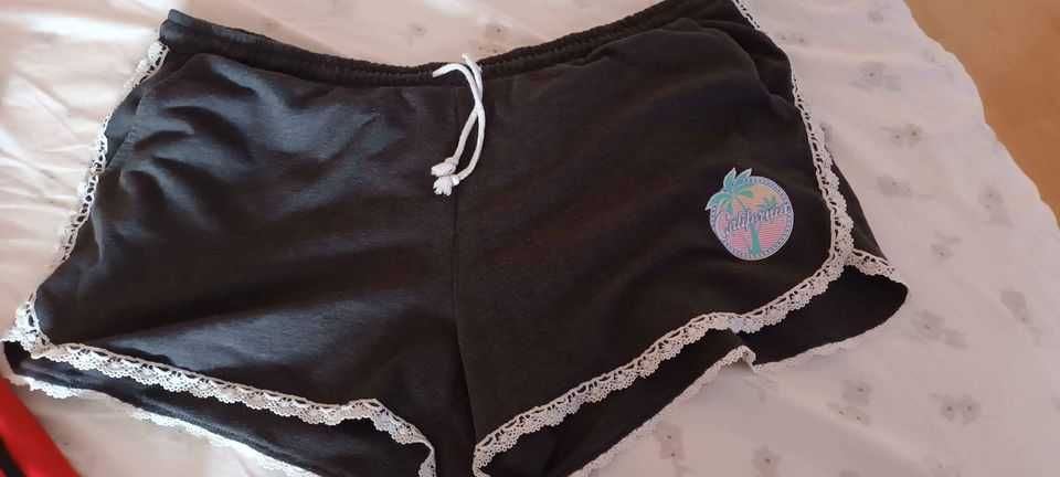 3 perechi pantaloni scurti de dama marimea xl