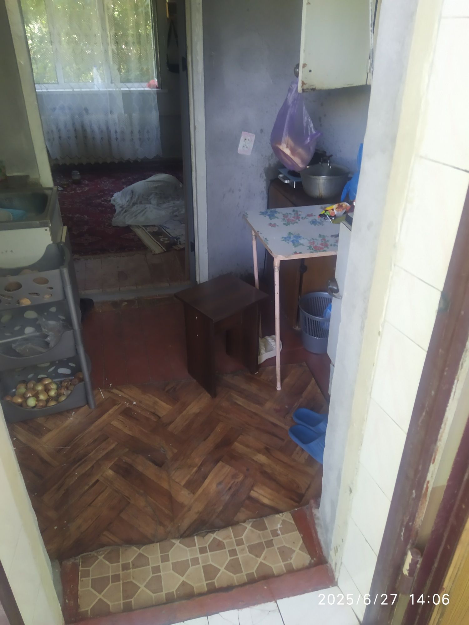 Задаётся квартира галерйка на три месяца в перед