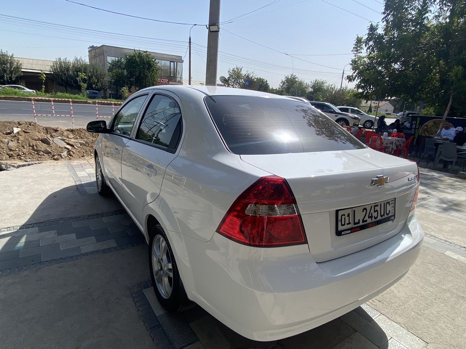 Nexia 3 avtomat yaxshi holatda Arendaga