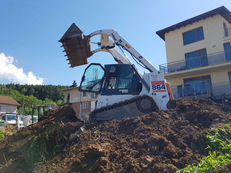 Услуги с мини багер и челен товарач Bobcat.. Самосвал .
